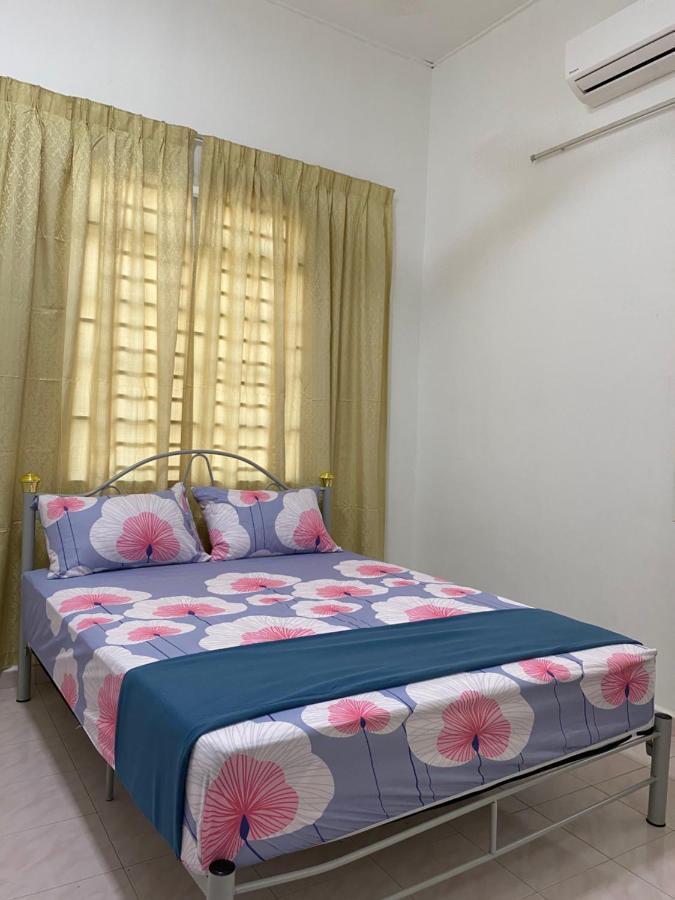 Cempaka Homestay Parit Raja Exteriér fotografie