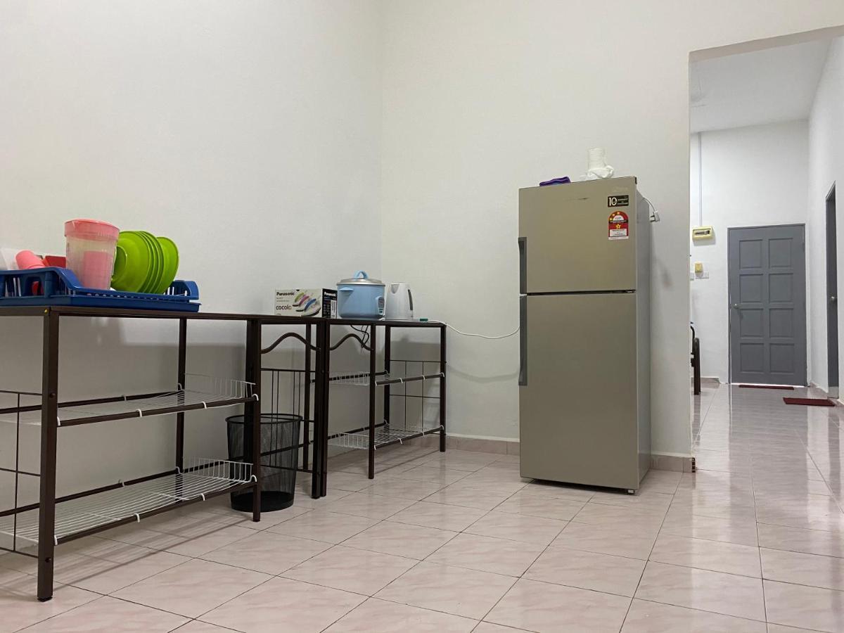 Cempaka Homestay Parit Raja Exteriér fotografie