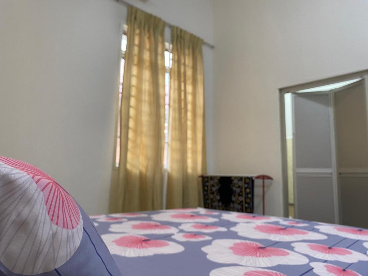 Cempaka Homestay Parit Raja Exteriér fotografie